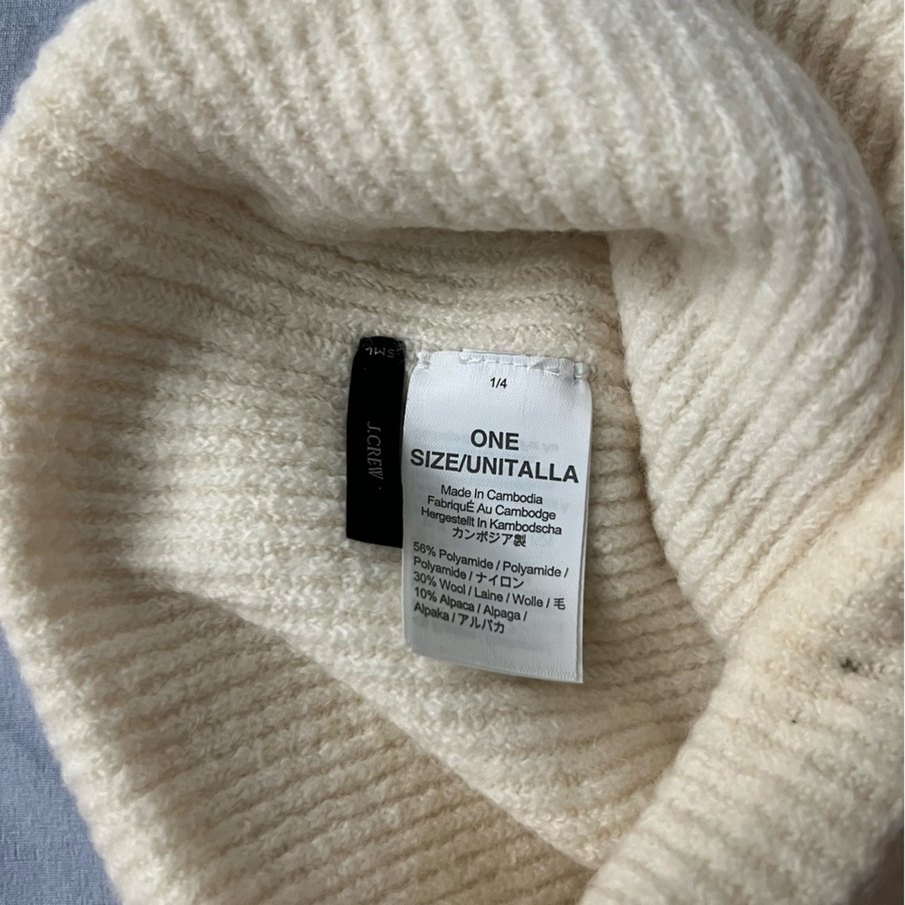 J Crew cream beanie & scarf set - Picture 3 of 5